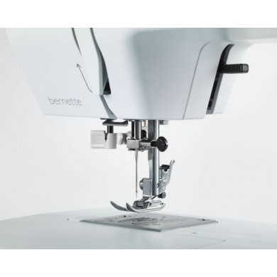 Bernette B33 Mechanical Sewing Machine