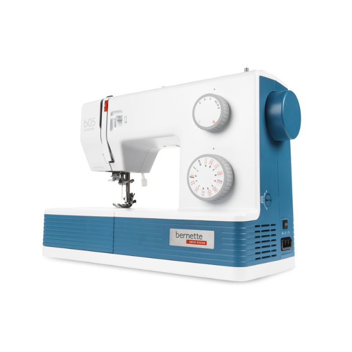 Machine à coudre mécanique Bernette 05 Academy