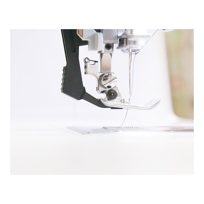 Bernette B77 Electronic Sewing Machine