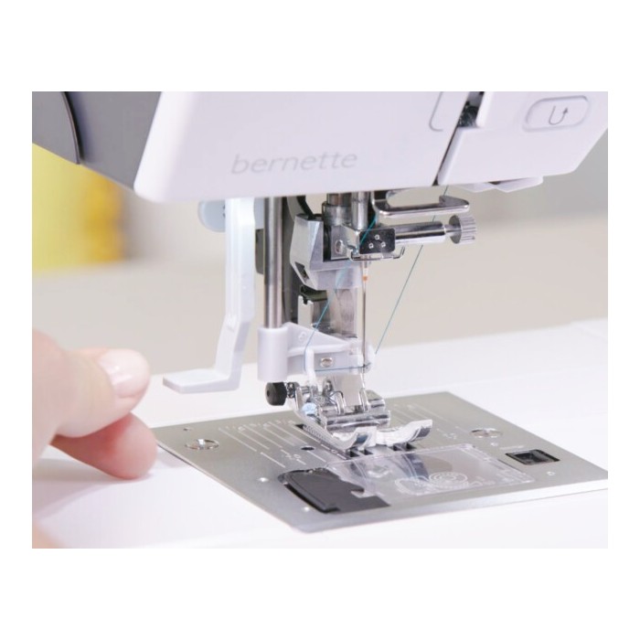 Bernette B79 - Sewing and embroidery machine