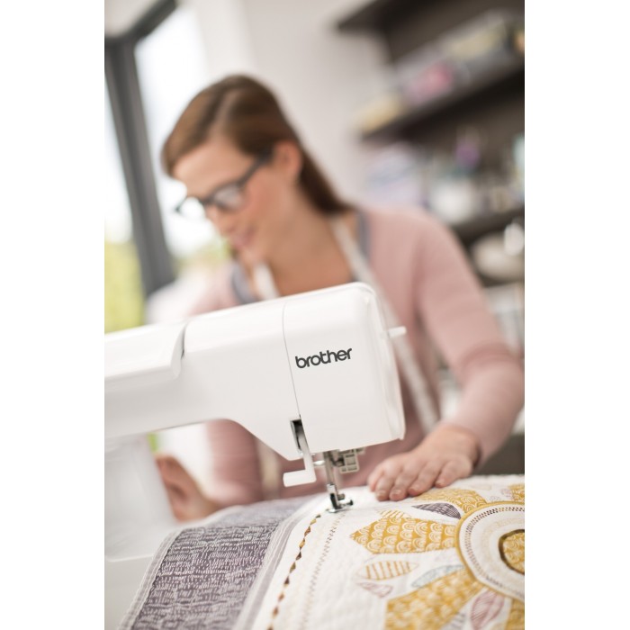 Brother Innov-is NV 1100 Electronic Sewing Machine