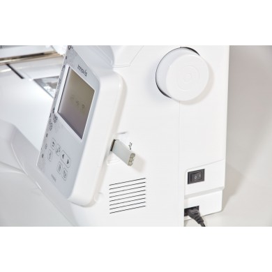 Brother Innov-is 880E Embroidery Machine