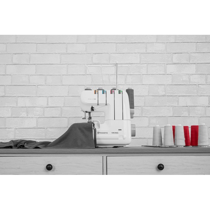 Husqvarna Viking Amber Air S100 Overlock