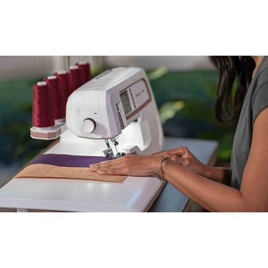 Husqvarna Viking Amber Air S600 Overlock with Cover & Cover...