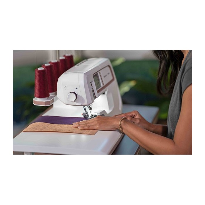 Husqvarna Viking Amber Air S600 Overlock with Cover & Cover...