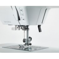 Machine à coudre électronique Bernette B38