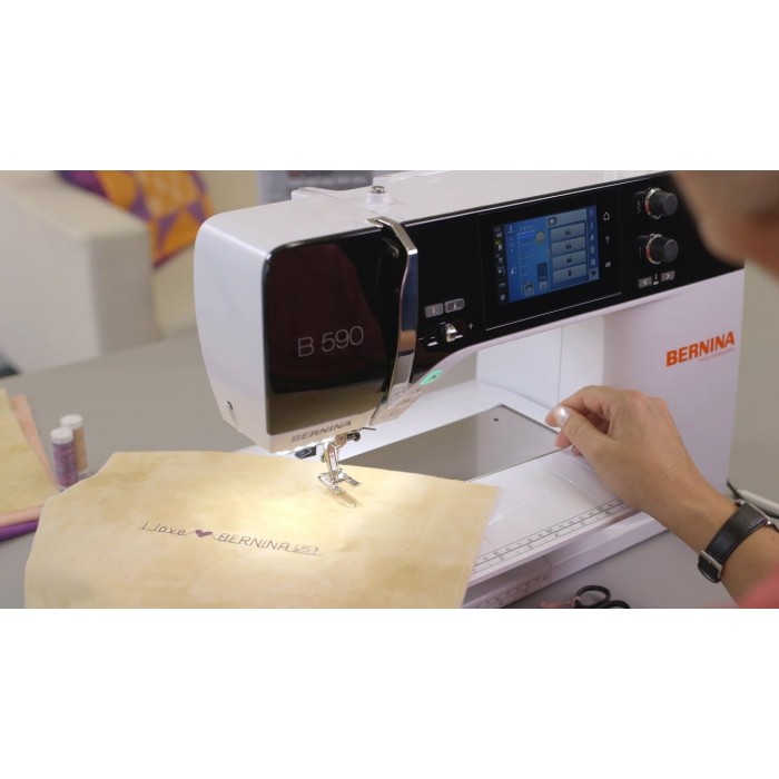 Bernina 590 - Macchina per cucire elettronica compatibile con ricamo