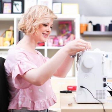 Bernina 325 - Electronic sewing machine