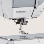 Bernina 735 - Machine à coudre électronique compatible avec la broderie