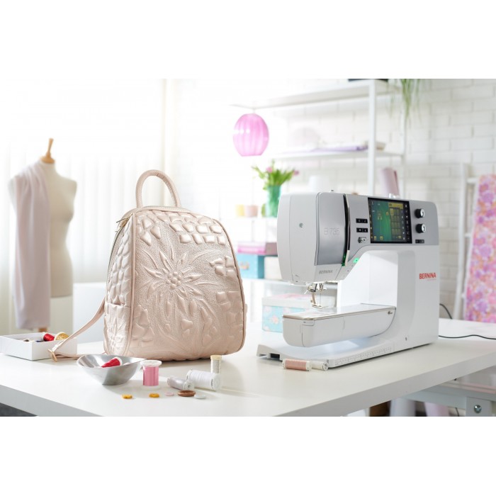 Bernina 735 - Machine à coudre électronique compatible avec la broderie