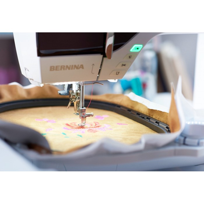 Bernina 790 PLUS - Machine à coudre électronique complète avec...