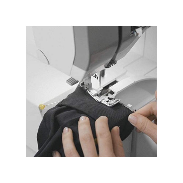 Bernina L-850 - Tagliacuci 4 fili con infilatura ad aria