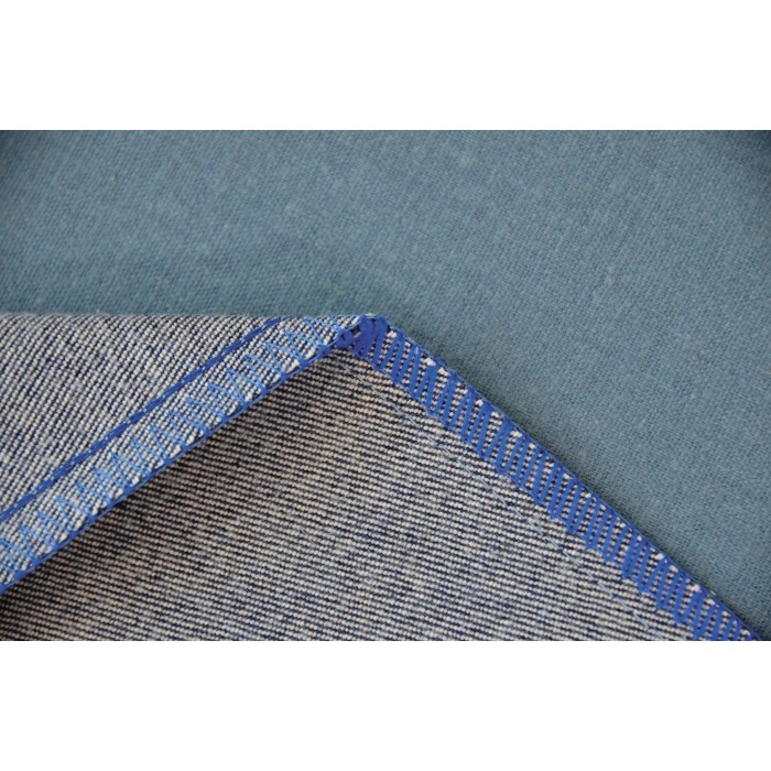 Bernina L-890 - Overlocker avec point de couvercle et filetage d’air