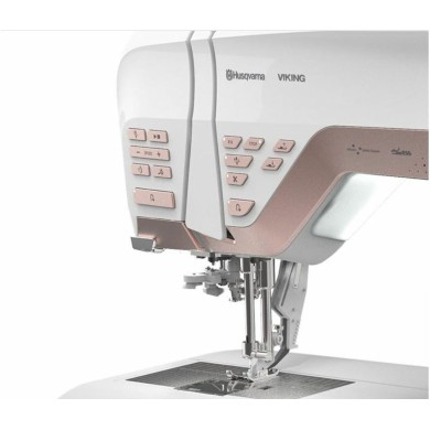 Husqvarna Viking Designer EPIC 2 Sewing & Embroidery Machine