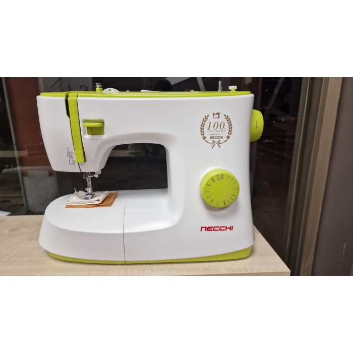 Macchina per cucire meccanica Necchi K408A