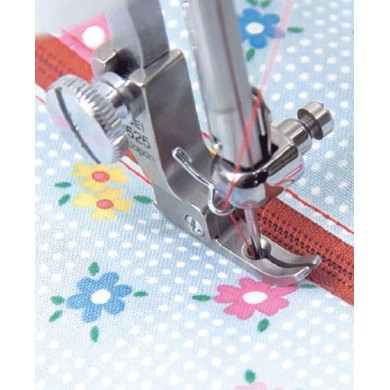 Juki Pied étroit pour fermeture éclair de 2,5 mm pour ligne TL - 40233380