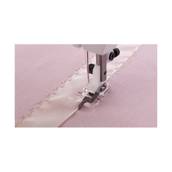 Husqvarna Viking 413058445 Transparent foot with central slat