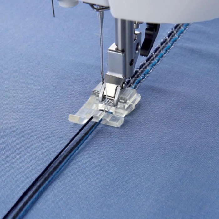 Pfaff 820666096 Piedino per cordoncino tre scanalature