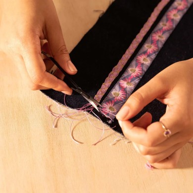 Pfaff 821289996 Easy Snip 4.5"/11.4cm Easy Snip Scissors