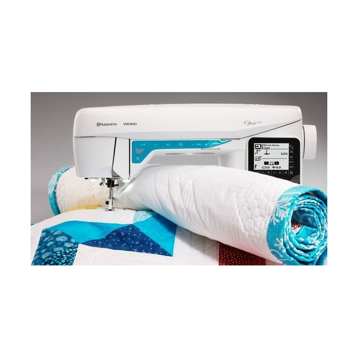 Husqvarna Viking Opal 670 - Largo spazio per i tuoi progetti di cucito