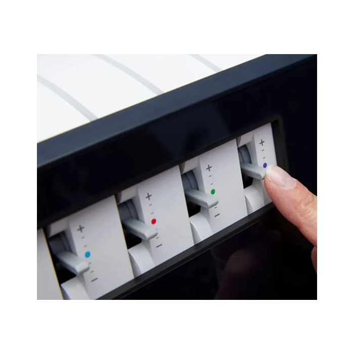 Pfaff Admirez la surjet AIR 7000 avec point de recouvrement et enfilage...