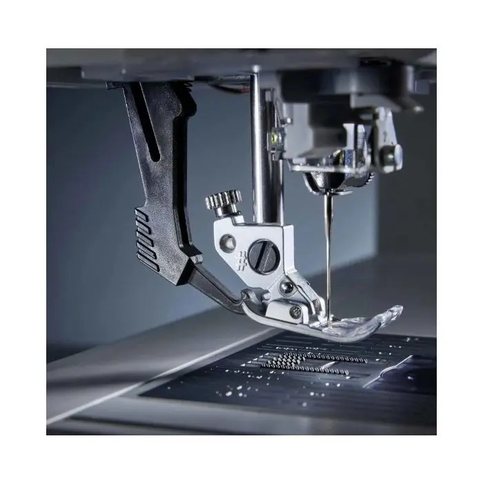 Pfaff Expression 720 - Machine à coudre électronique en édition spéciale