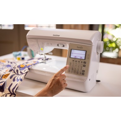 Macchina per cucire Inventio NV1045 Special Edition con piedino tagliacuci