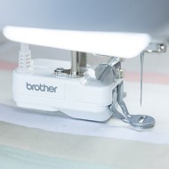 Padroneggia il free motion

Regolatore di punti incluso con rilevamento dei bordi a infrarossi.