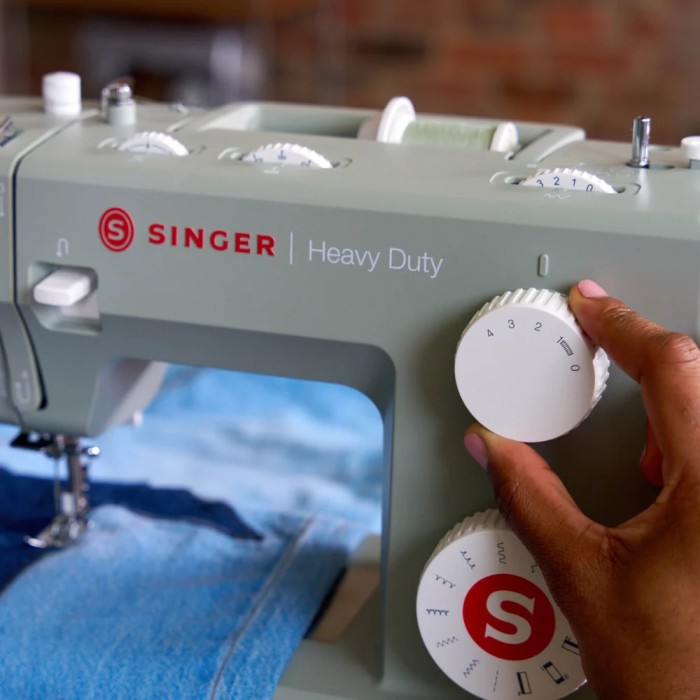 Singer Heavy Duty 4511- Macchina per cucire meccanica con piedino tagliacuci