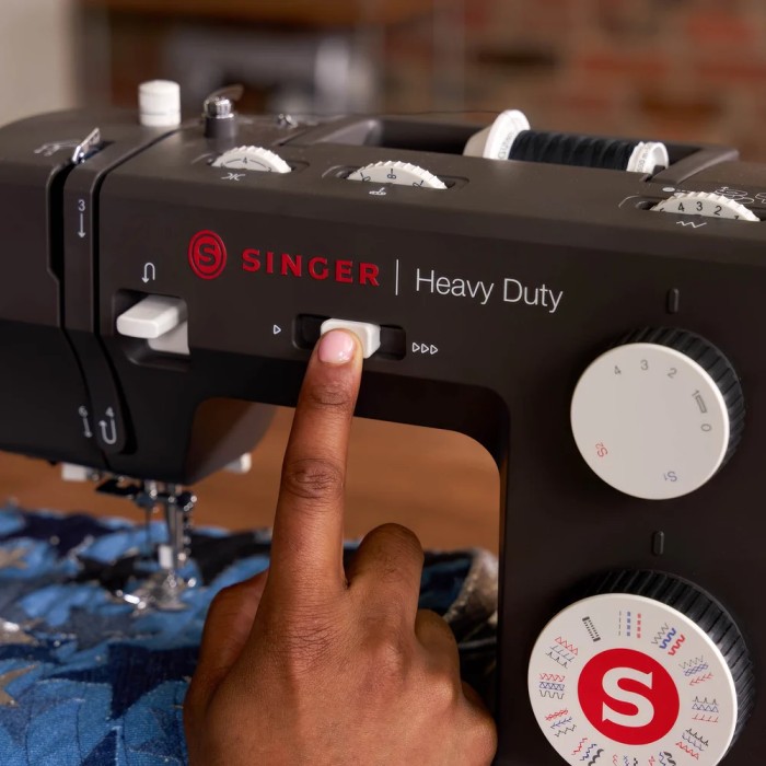 Singer Heavy Duty 4532 - Next Evolution Charcoal Macchina per cucire meccanica con piedino tagliacuci