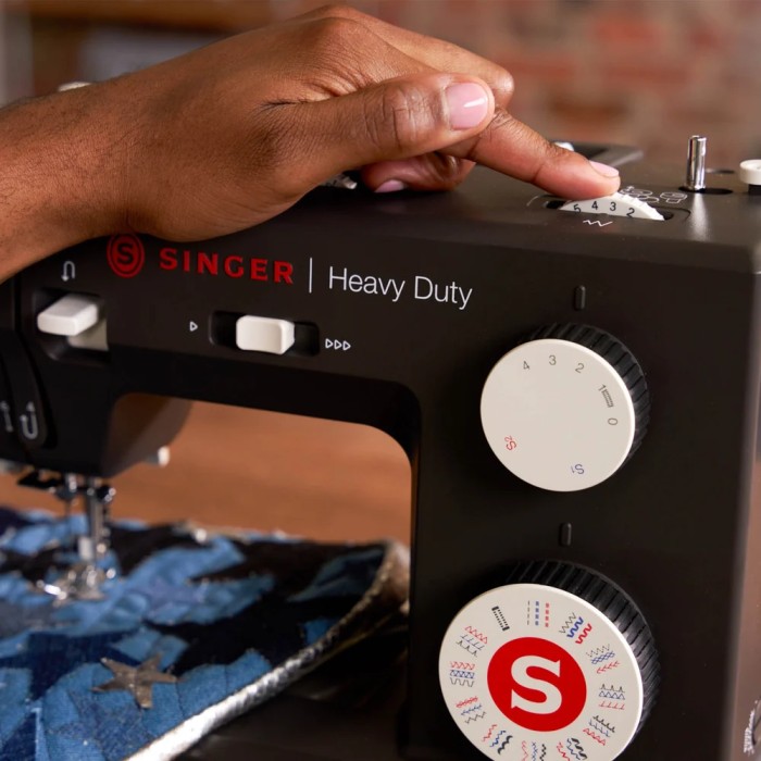 Singer Heavy Duty 4532 - Next Evolution Charcoal Macchina per cucire meccanica con piedino tagliacuci