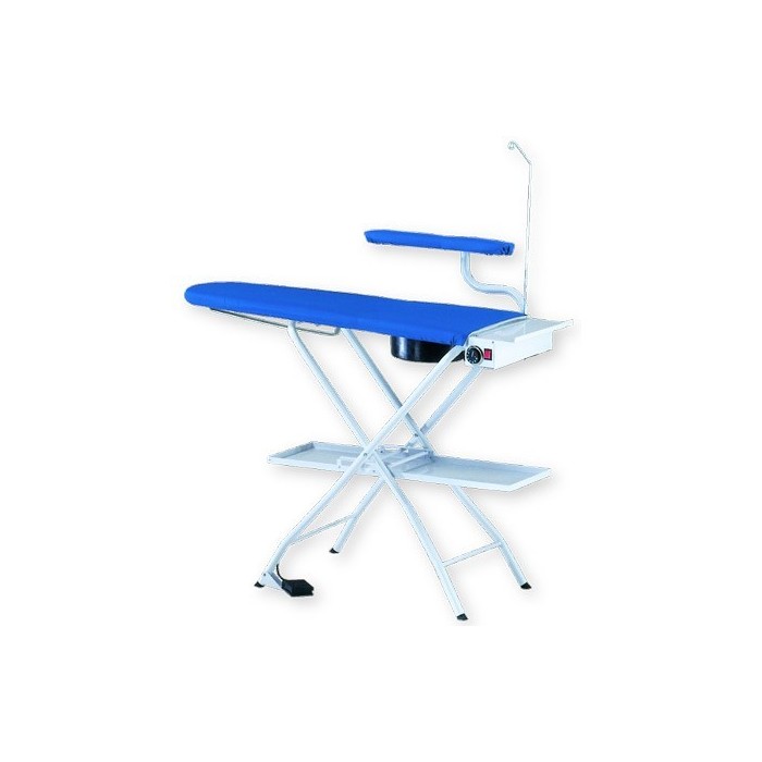 Planche à repasser à ventouse et chauffante - Bieffe Asse dans le manchon