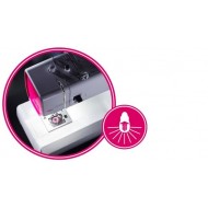 La macchina per cucire Smarter by Pfaff 160S ha la luce al led