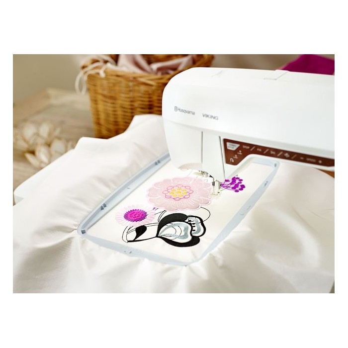 Grand espace broderie - Husqvarna Viking Designer Topaz 40
