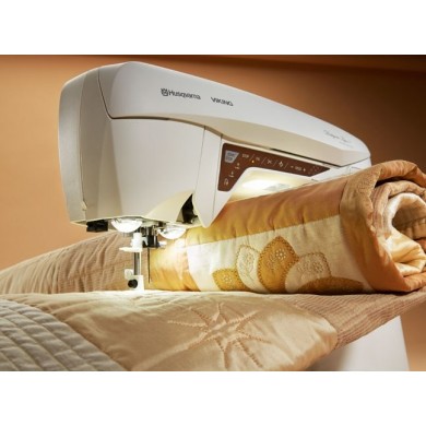 Large Sewing Surface - Husqvarna Viking Designer Topaz 40