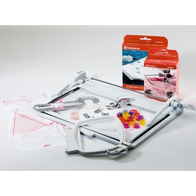 13 optional frames and many accessories - Husqvarna Viking Designer Topaz 40