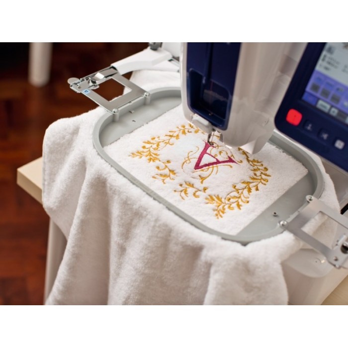 Professional embroidery machine Brother VR
