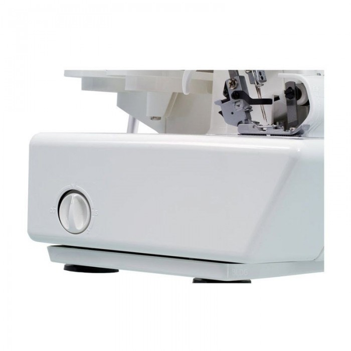 surjeteuse JUKI MO-104D