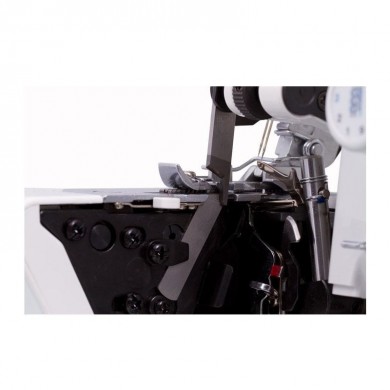 surjeteuse JUKI MO-104D