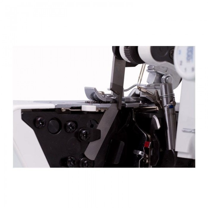 surjeteuse JUKI MO-104D