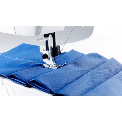 Sewing thick layers and fabrics? With the Sapphire 930 you can!